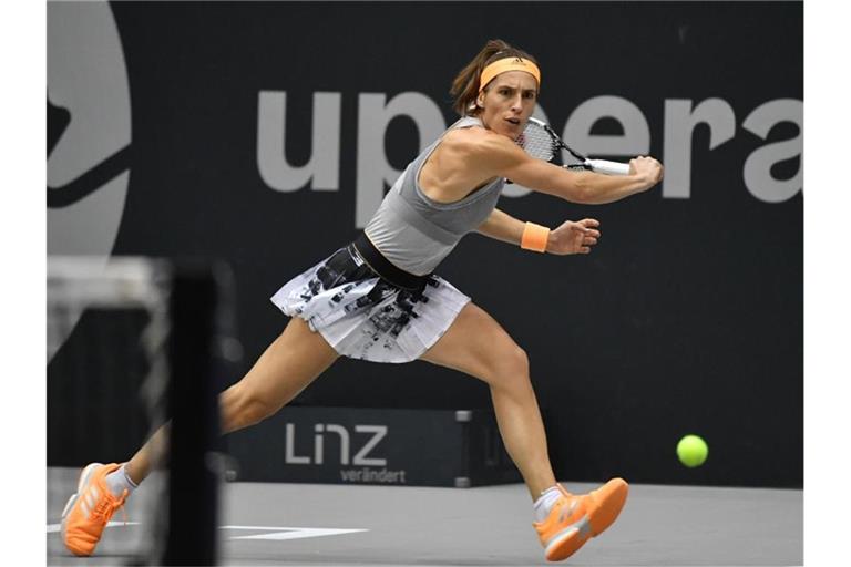 Andrea Petkovic fällt momentan wegen einer Verletzung am linken Knie aus. Foto: Barbara Gindl/APA/dpa