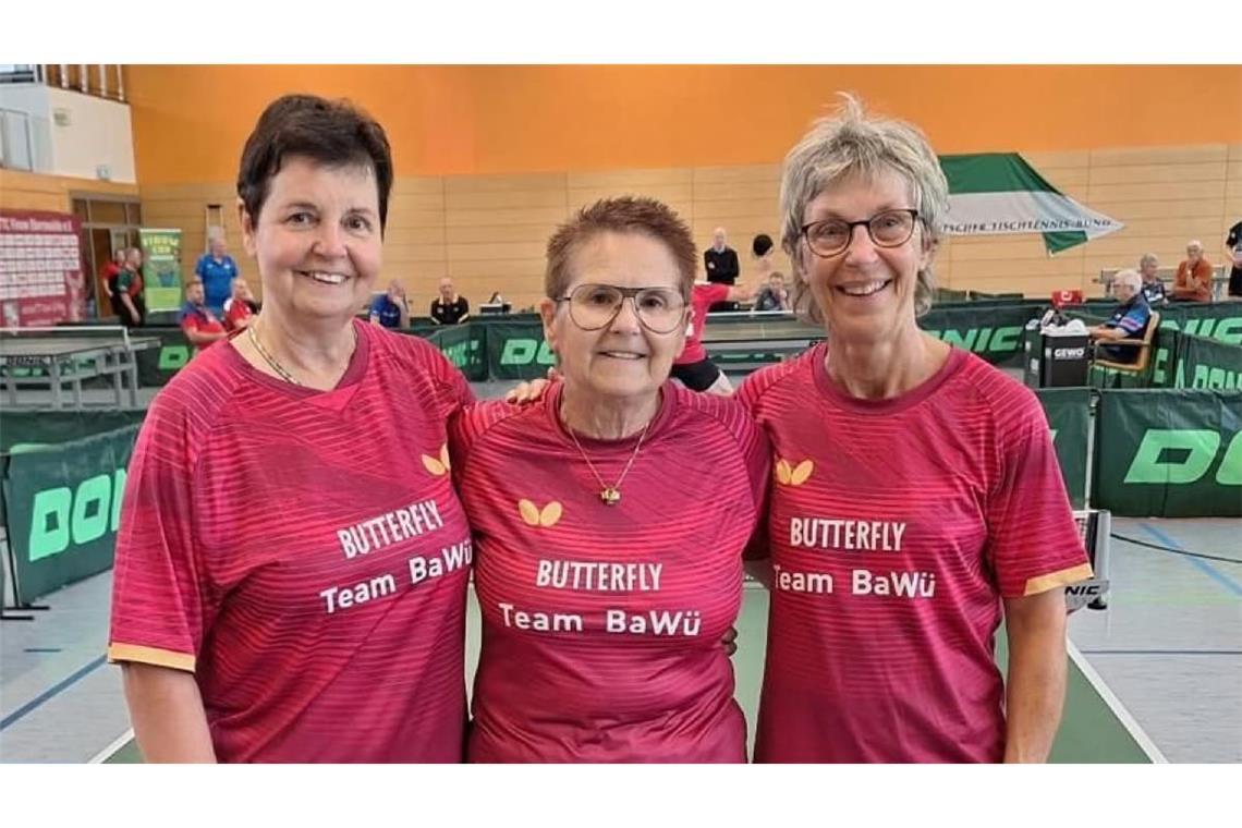 Andrea Schödel (li.) und die TTBW-Senioren-60 müssen sich im Finale Bayern geschlagen geben.