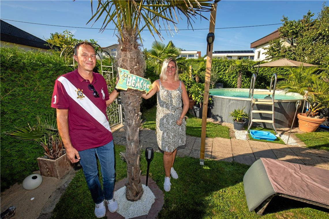 Andrea und Andreas Kaufmann haben ihren Garten in ein tropisches Paradies verwandelt.Foto: A. Becher