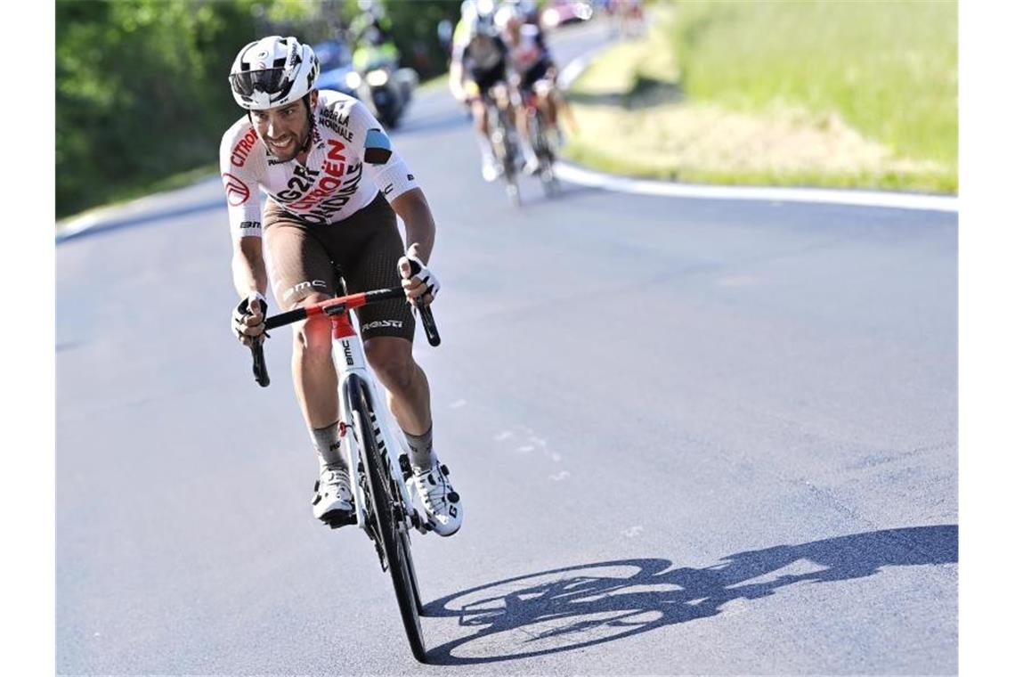 Vendrame gewinnt 12. Giro-Etappe - Sturz von De Marchi Andrea Vendrame aus Italien setzte sich auf der 12. Etappe durch. Foto: Fabio Ferrari/LaPresse via ZUMA Press/dpa