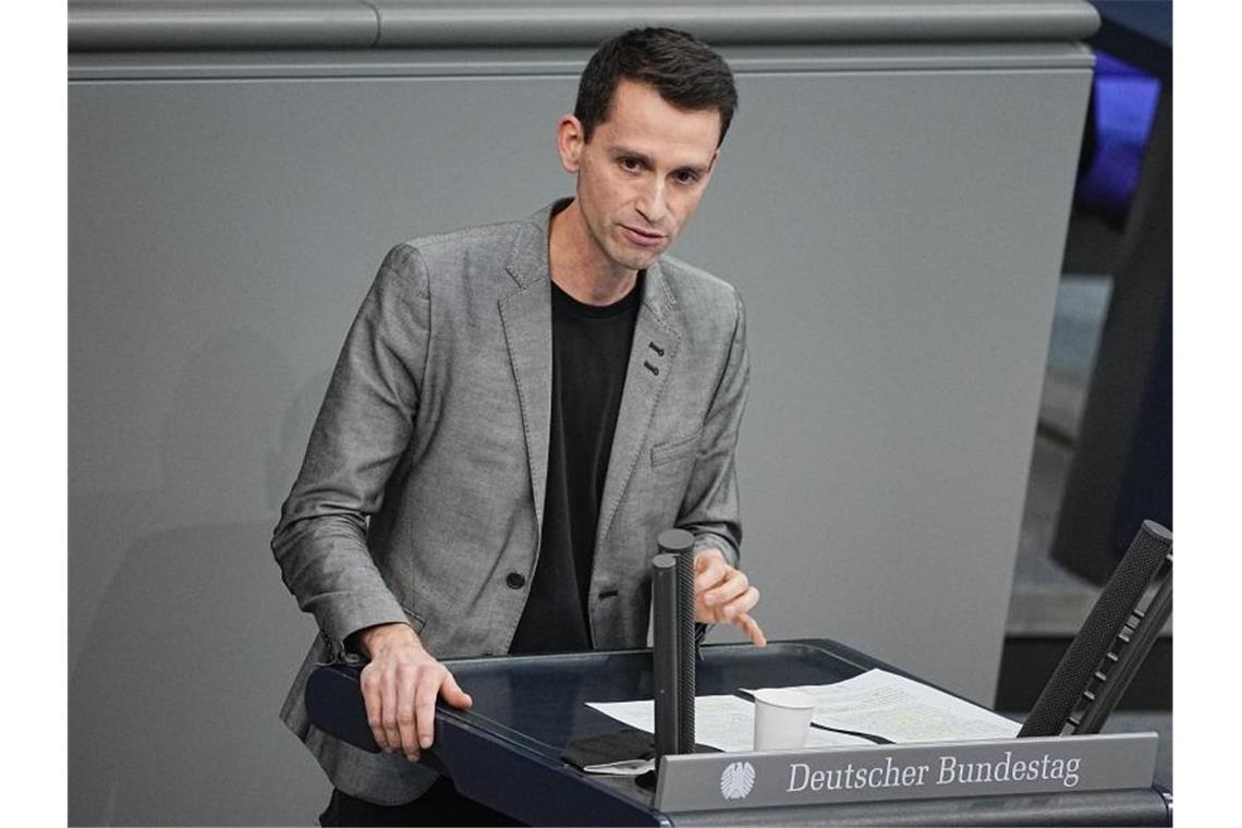 Grünen-Politiker: Scholz-Antwort auf Putin ungenügend Andreas Audretsch (Grüne) spricht im Bundestag. Foto: Michael Kappeler/dpa