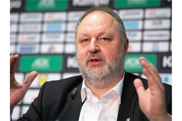 Andreas Michelmann, Präsident des Deutschen Handballbunds (DHB), spricht während einer Pressekonferenz. Foto: Marius Becker/dpa