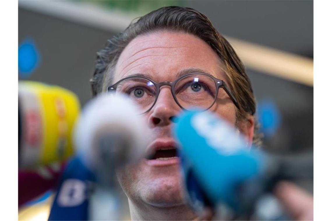 Andreas Scheuer: „Grundregeln des Straßenverkehrs gelten selbstverständlich ebenfalls für Elektrokleinstfahrzeuge“. Foto: Peter Kneffel