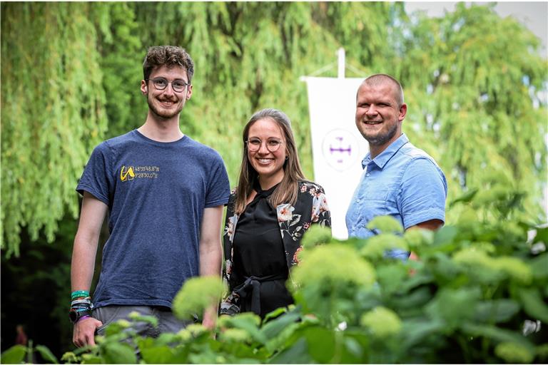 Andreas Schingnitz, Beatrice Böttinger und Jonathan Finkbeiner (von links) berichten über ihre Ausbildung. Foto: Alexander Becher