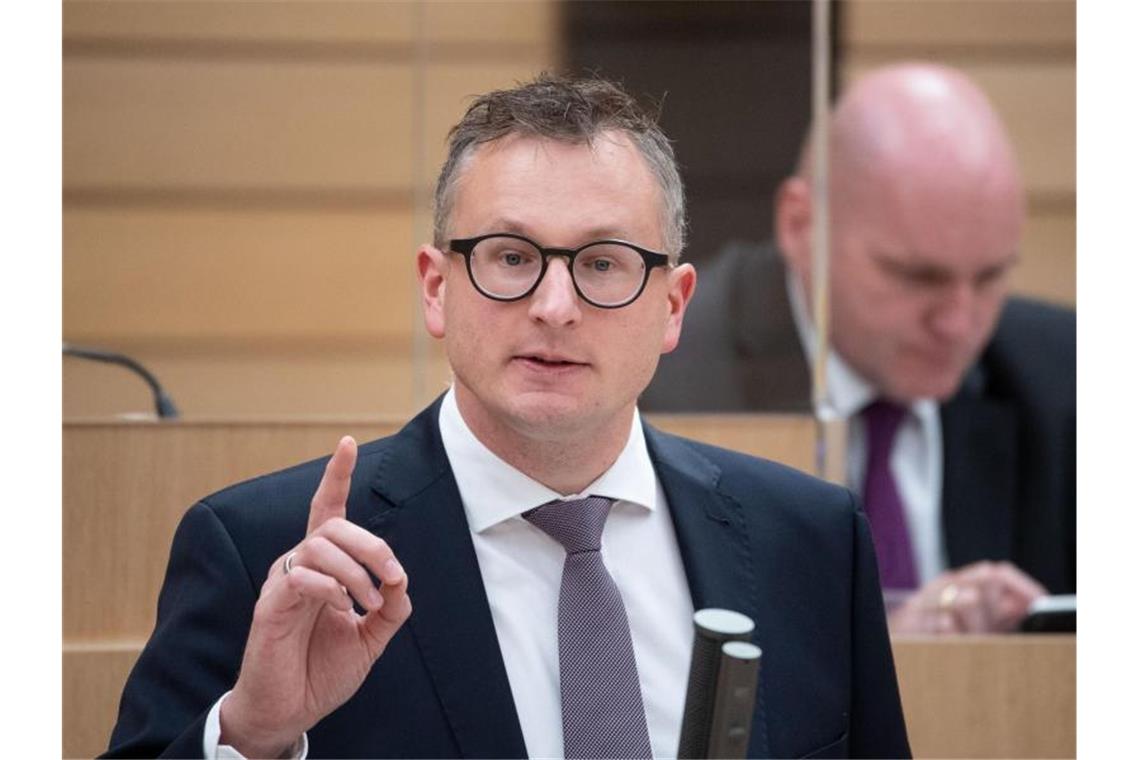 Grüne: Anlaufstelle für Polizisten bei rechten Umtrieben Andreas Schwarz, Landtagsfraktionsvorsitzender von Bündnis 90/Die Grünen. Foto: Marijan Murat/dpa/Archivbild