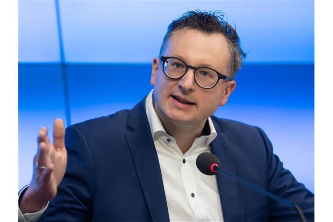 Andreas Schwarz, Vorsitzender der Fraktion von Bündnis Die Grünen im Landtag von Baden-Württemberg, nimmt an einer Pressekonferenz teil. Foto: Marijan Murat/dpa/Archivbild