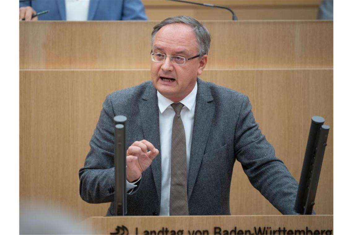 Fraktionschefs uneins im Kampf gegen Verfassungsfeinde Andreas Stoch, Fraktionsvorsitzender der SPD im Landtag von Baden-Württemberg, spricht. Foto: Marijan Murat/dpa/Archivbild