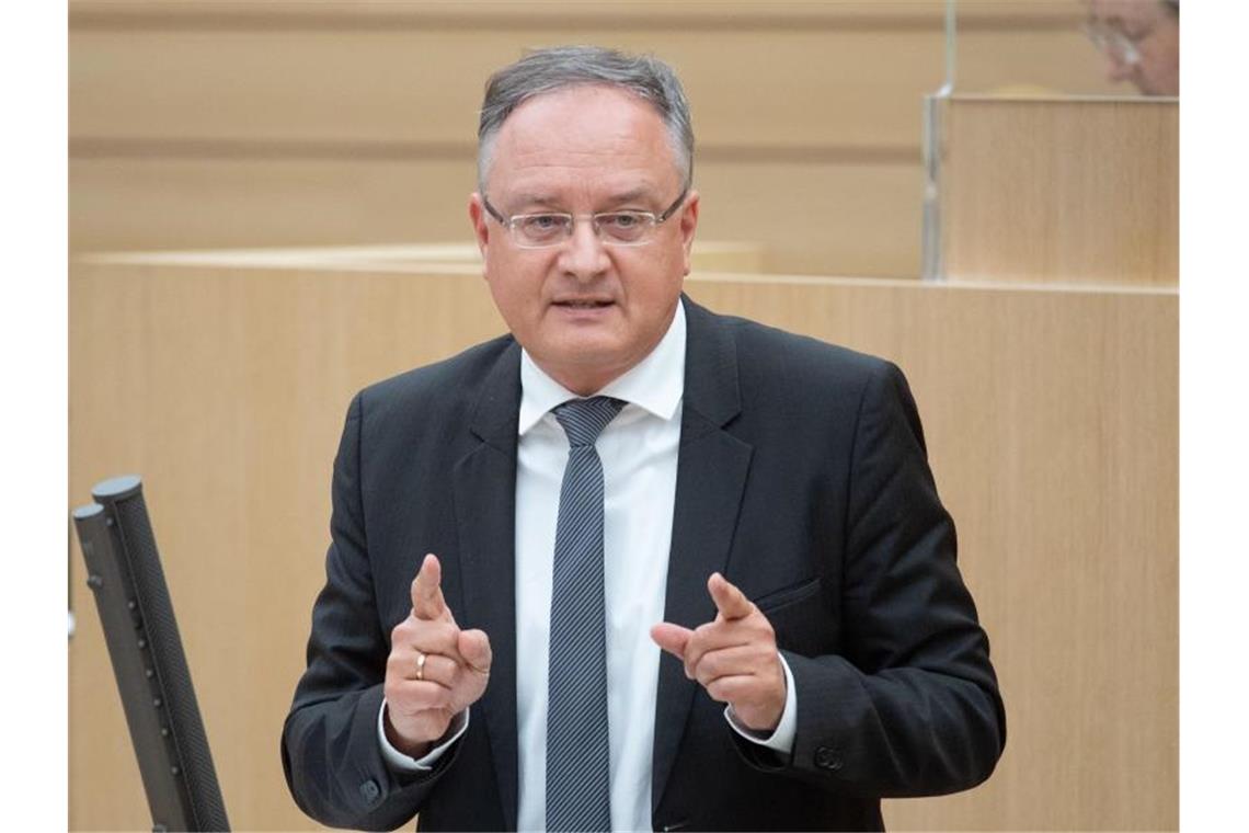 Andreas Stoch, Landesvorsitzender der SPD Baden-Württemberg, spricht im Landtag. Foto: Marijan Murat/dpa/Archivbild