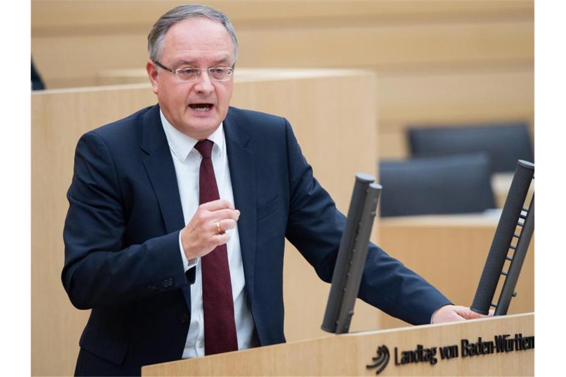 Andreas Stoch spricht während einer Sitzung im Stuttgarter Landtag. Foto: Tom Weller/dpa