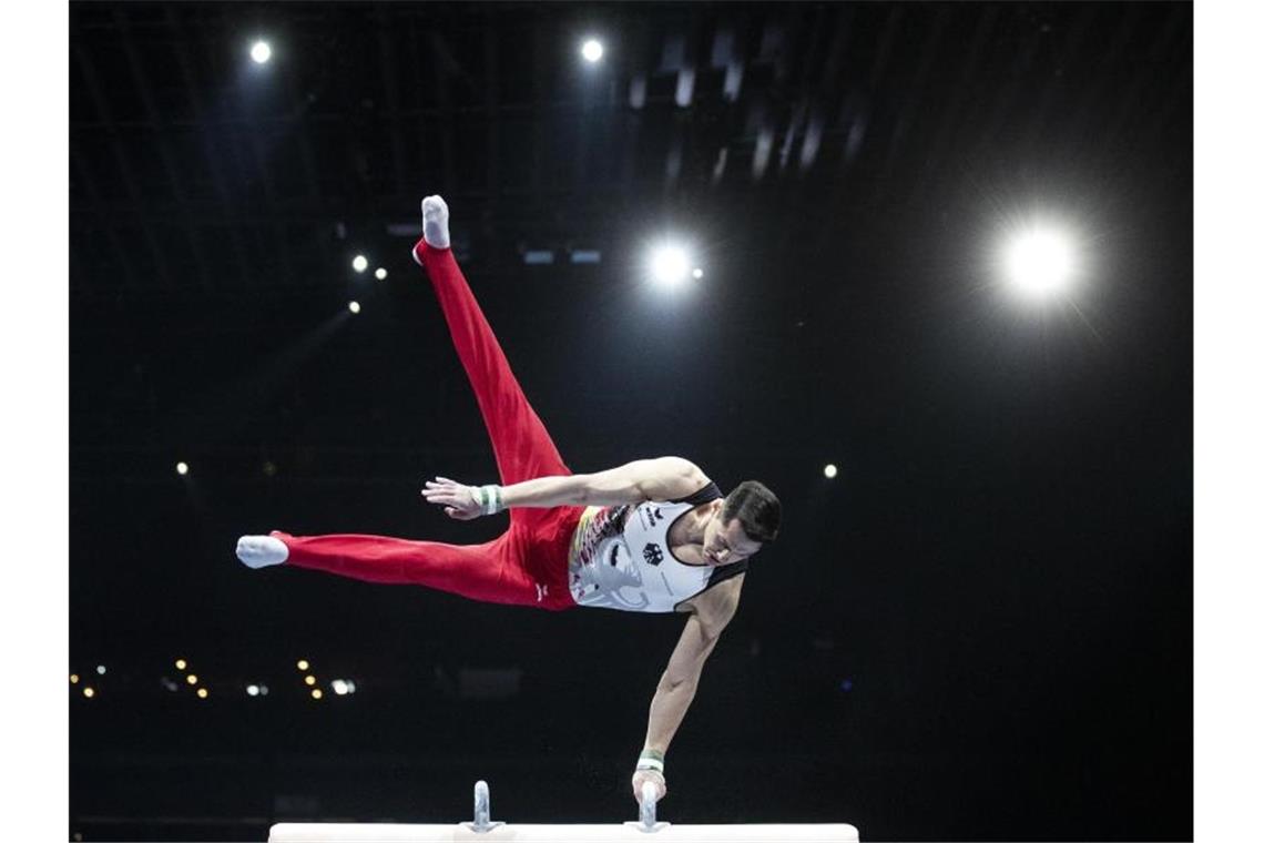 Toba gewinnt Silber am Reck - Dauser mit Barren-Bronze Andreas Toba bei seiner Übung am Pauschenpferd. Am Reck holte er dann EM-Silber. Foto: Alexandra Wey/KEYSTONE/dpa