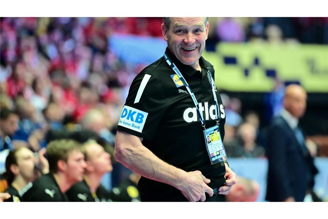 Andreas Wolffs Leistung ringt sogar Bundestrainer Alfred Gislason ein Lachen ab.