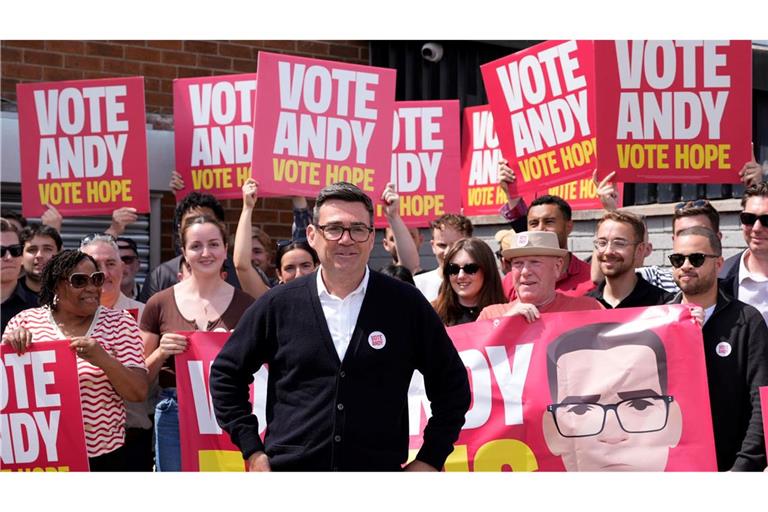 Andy Burnham hat die Nachwahl im Kreis Makerfield gewonnen.