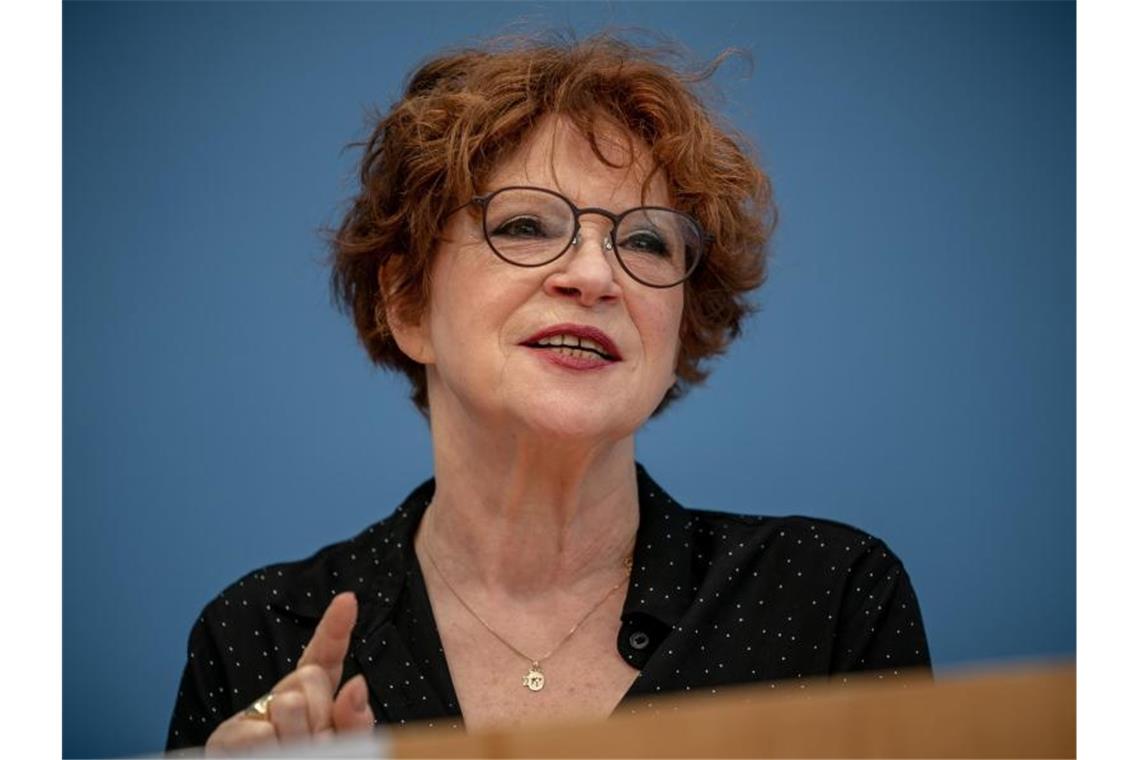 Anetta Kahane, Vorsitzende der Amadeu Antonio Stiftung, äußert sich zum Tod von Kiowa vor 30 Jahren. Foto: Michael Kappeler/dpa