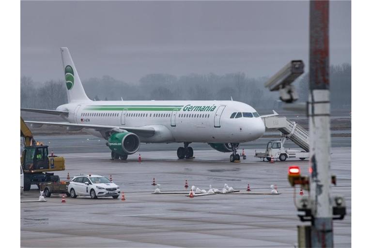 Anfang Februar hatte Germania mit fast 1700 Mitarbeitern Insolvenz angemeldet. Nun fordert der Insolvenzverwalter einen hohen Millionenbetrag vom frühen Chef Balke. Foto: Guido Kirchner/dpa