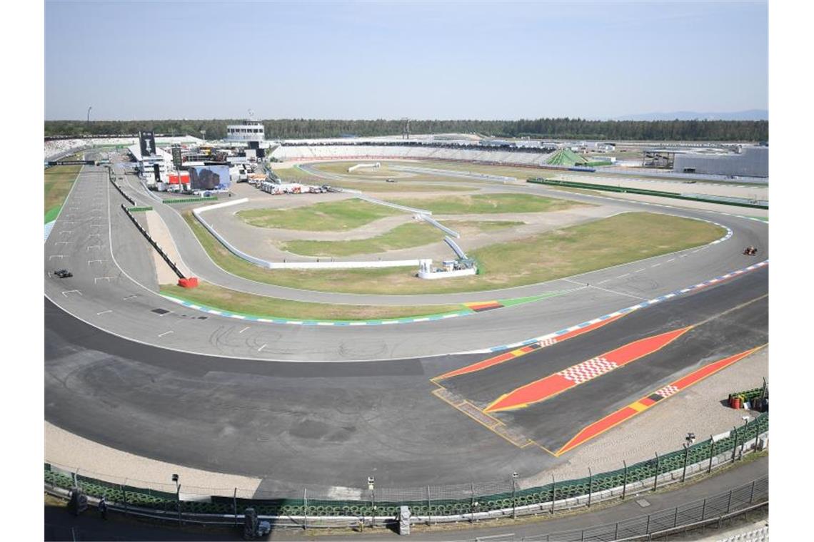 Angeblich soll die Formel 1 im Oktober wieder an den Hockenheimring zurückkehren. Foto: Sebastian Gollnow/dpa