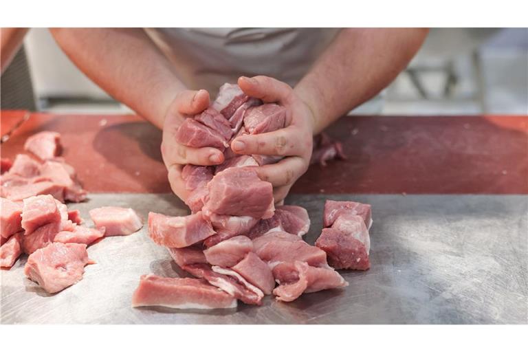 Angeblicher Metzger soll im Kreis Reutlingen verdorbenes Fleisch verkauft haben. (Symbolbild)