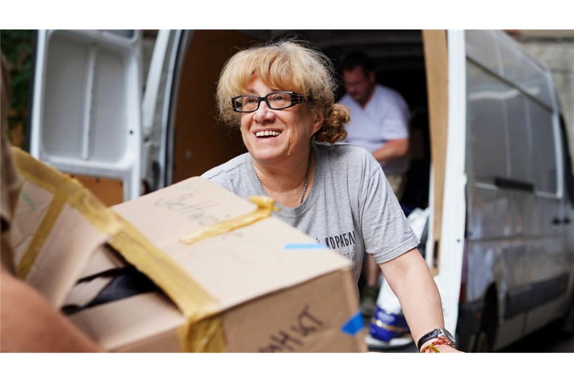Lächeln an der Front, weinen im Keller Angela Denisenko arbeitet auch mit deutschen Organisationen wie dem Trierer Verein „Viele Hände für die Hoffnung“ zusammen.