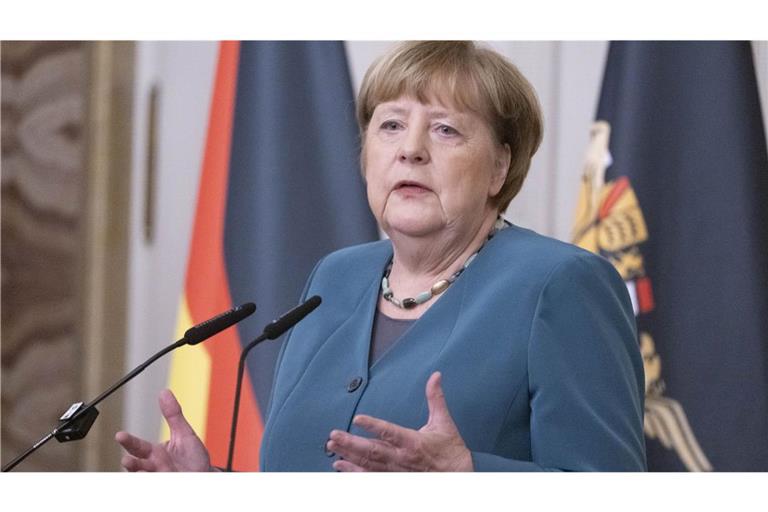 Angela Merkel bei einer Ehrung im Neuen Schloss in Stuttgart.