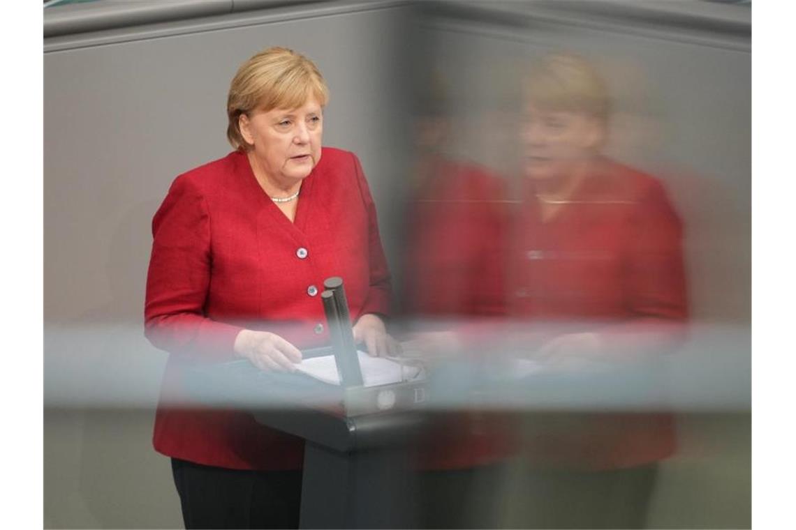 Angela Merkel bei ihrer Regierungserklärung zur Lage in Afghanistan. Foto: Kay Nietfeld/dpa