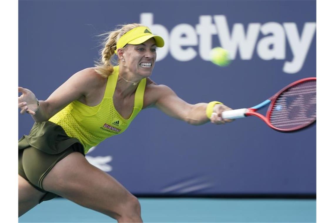 Kerber hat schwachen Saisonstart abgehakt Angelique Kerber in Aktion. Foto: Marta Lavandier/AP/dpa