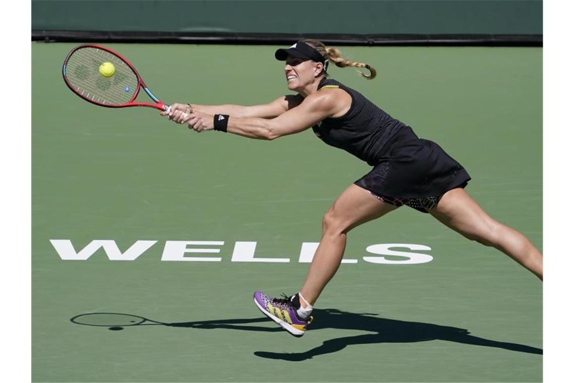 Achtelfinal-Niederlage für Kerber in Indian Wells Angelique Kerber in Aktion gegen Iga Swiatek aus Polen. Foto: Mark J. Terrill/AP/dpa