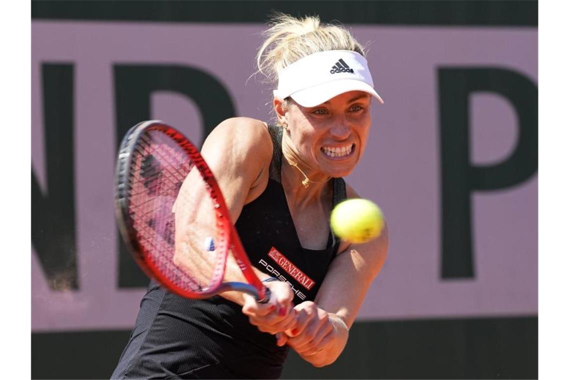 Angelique Kerber scheiterte in Paris erneut zum Auftakt. Foto: Michel Euler/AP/dpa