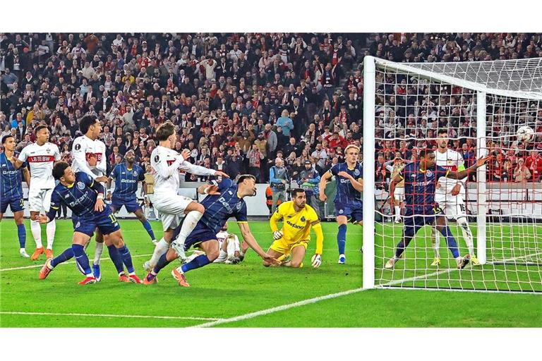 Angelo Stillers Treffer im Hinspiel zum 2.2