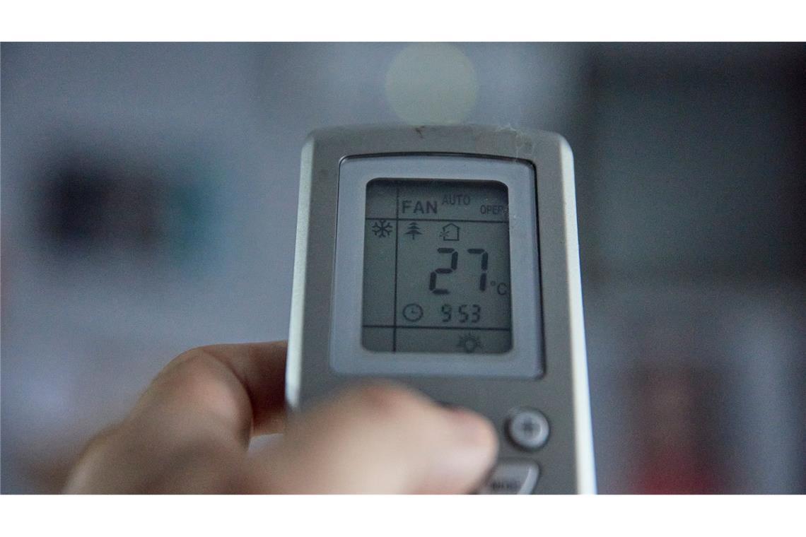 Arbeiten bei Hitze - wie macht es das Ausland? Angenehme Temperaturen am Arbeitsplatz: Keine Selbstverständlichkeit (Archivbild)