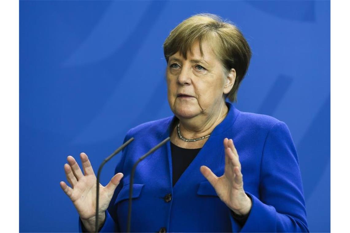 Merkel warnt vor Rückfall in der Corona-Krise Angesichts der immer lauteren Diskussion über weitere Lockerungen der Corona-Abwehrmaßnahmen hat Bundeskanzlerin Angela Merkel eindringlich dazu aufgerufen, bei der Einhaltung der Regeln nicht nachzulassen. Foto: Markus Schreiber/AP/POOL/dpa