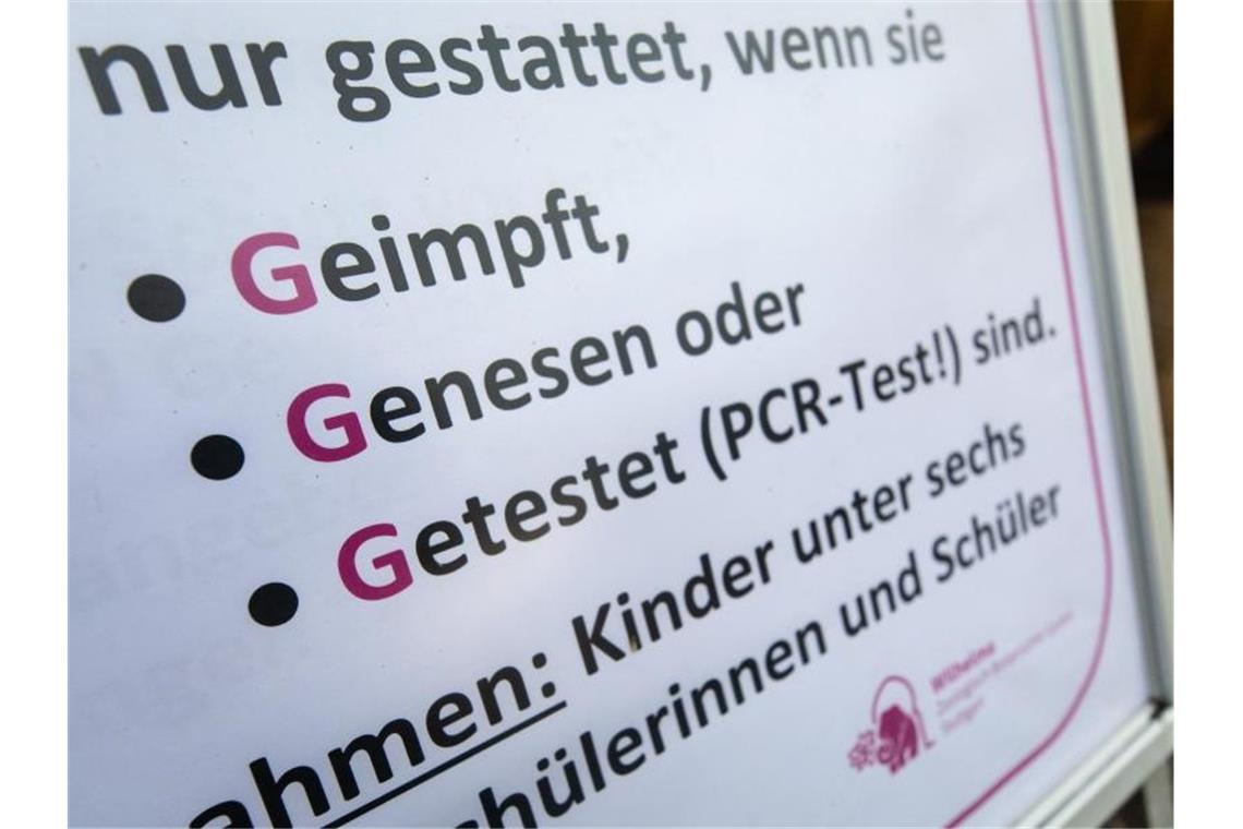 Fast 34.000 Neuinfektionen binnen eines Tages gemeldet Angesichts einer immer schwierigeren Corona-Lage suchen die Gesundheitsminister nach einem gemeinsamen Kurs. Foto: Christoph Schmidt/dpa