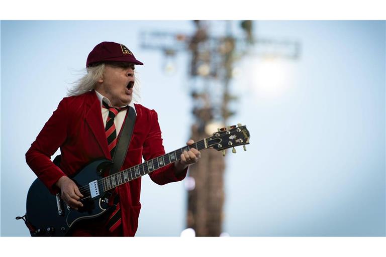 Angus Young 2024 beim Auftritt in Stuttgart