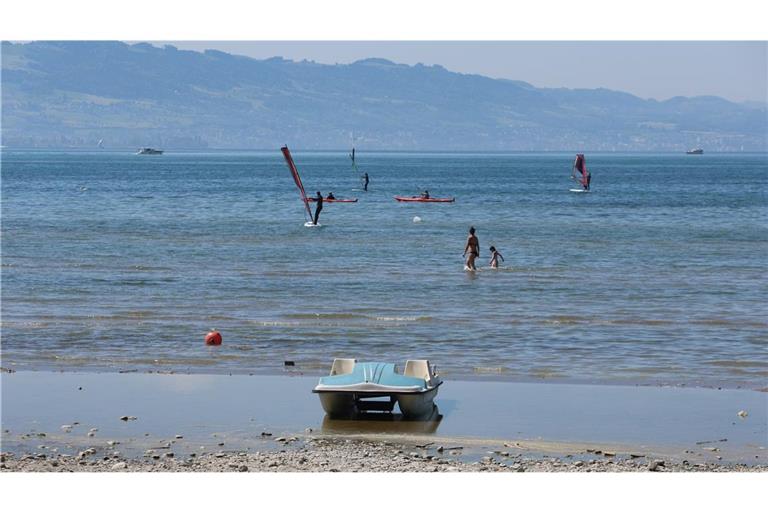 Anhaltende Trockenheit hatte den Bodensee-Pegelstand im April auf etwas mehr als 2,70 fallen lassen.