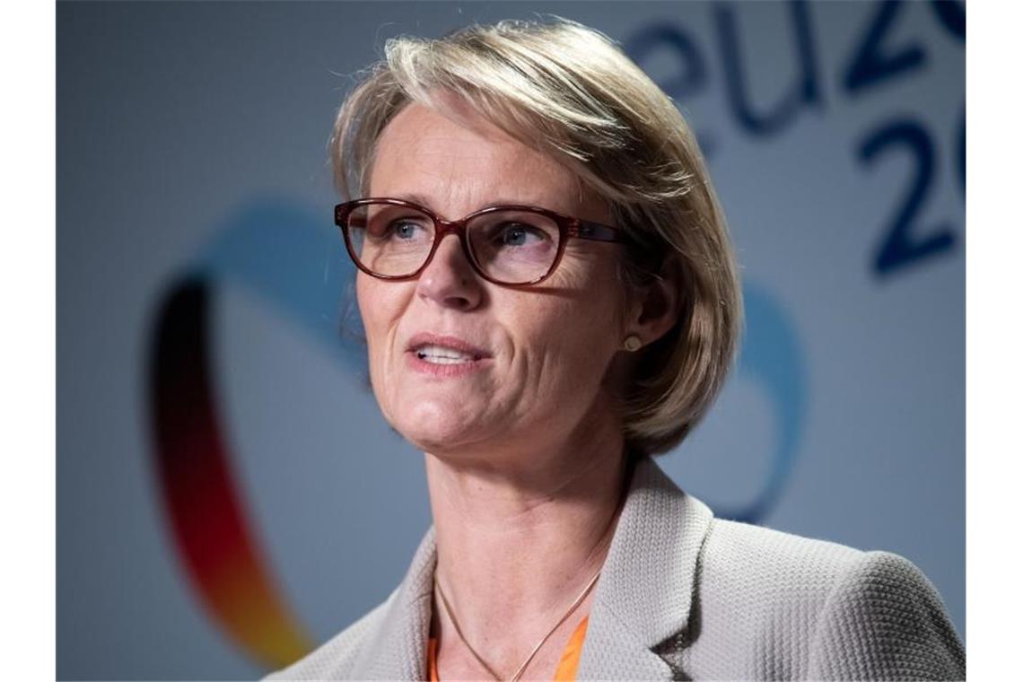 Vergabe für Batteriefabrik: Bundesrechnungshof sieht Fehler Anja Karliczek (CDU), Bundesministerin für Bildung und Forschung. Foto: Bernd von Jutrczenka/dpa/Archivbild