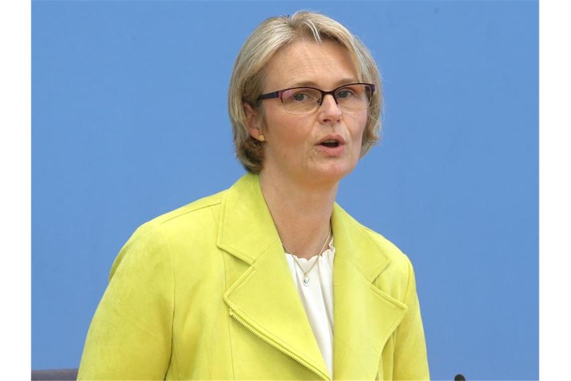 Karliczek geht von 350.000 Long-Covid-Patienten aus Anja Karliczek: „Long Covid wird für unser Gesundheitswesen enorme Folgen haben.“. Foto: Wolfgang Kumm/dpa
