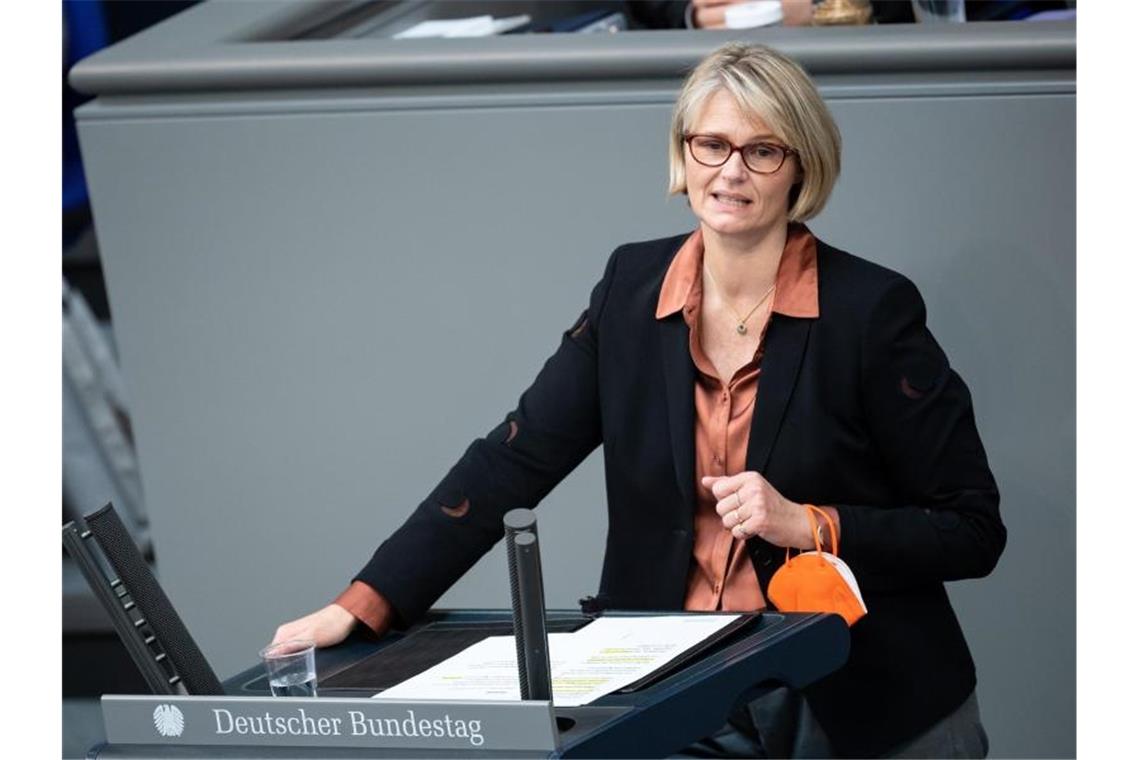 Karliczek fordert Impfangebot für vorerkrankte Kinder Anja Karliczek will vorerkrankten Kindern bis zum Schuljahresbeginn ein Impfangebot unterbreiten. Foto: Bernd von Jutrczenka/dpa