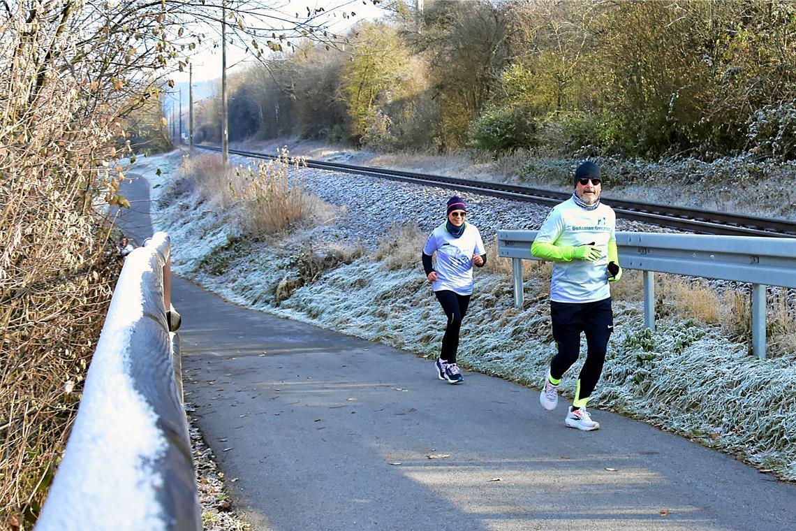 Anja und Siegfried Braun sind zum ersten Mal dabei. Für die zehn Kilometer haben sie nur ein Ziel: durchkommen. Fotos: Tobias Sellmaier