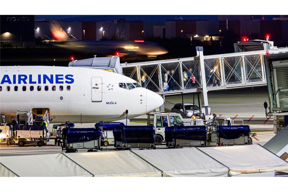 Ankunft in der niedersächsischen Landeshauptstadt: In Hannover ist ein Flieger aus Istanbul gelandet.