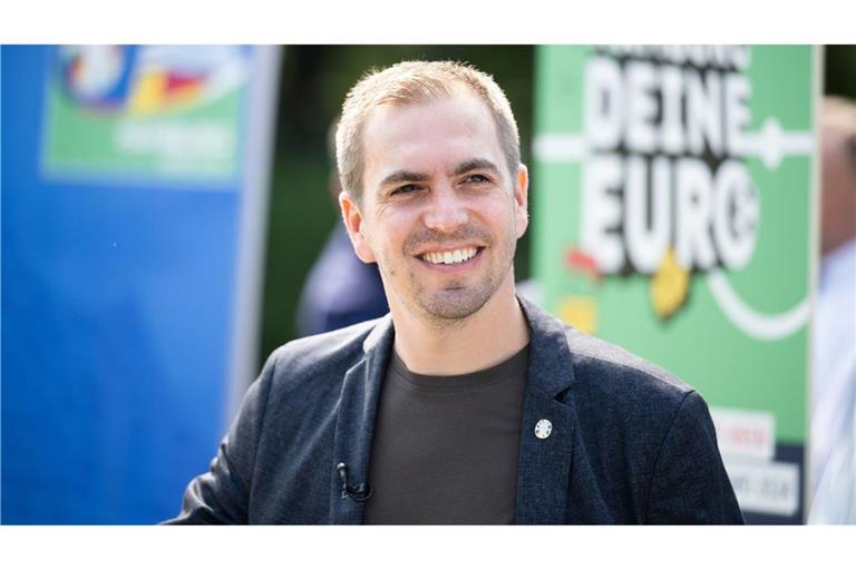 Anlässlich des Tages der Deutschen Einheit erhält Lahm das Bundesverdienstkreuz. (Archivbild)