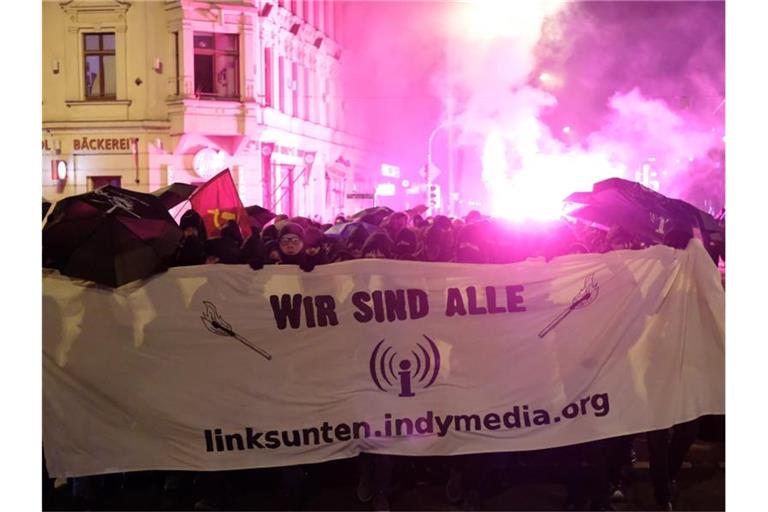 Anlass der Demonstration ist ein anstehender Prozess um die Plattform vor dem Bundesverwaltungsgericht in Leipzig. Foto: Sebastian Willnow/dpa-Zentralbild/dpa
