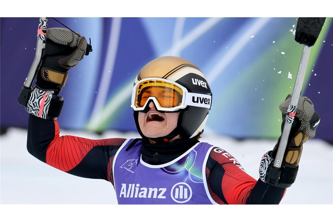 Anna-Lena Forster jubelt erleichtert über ihr zweites Gold.