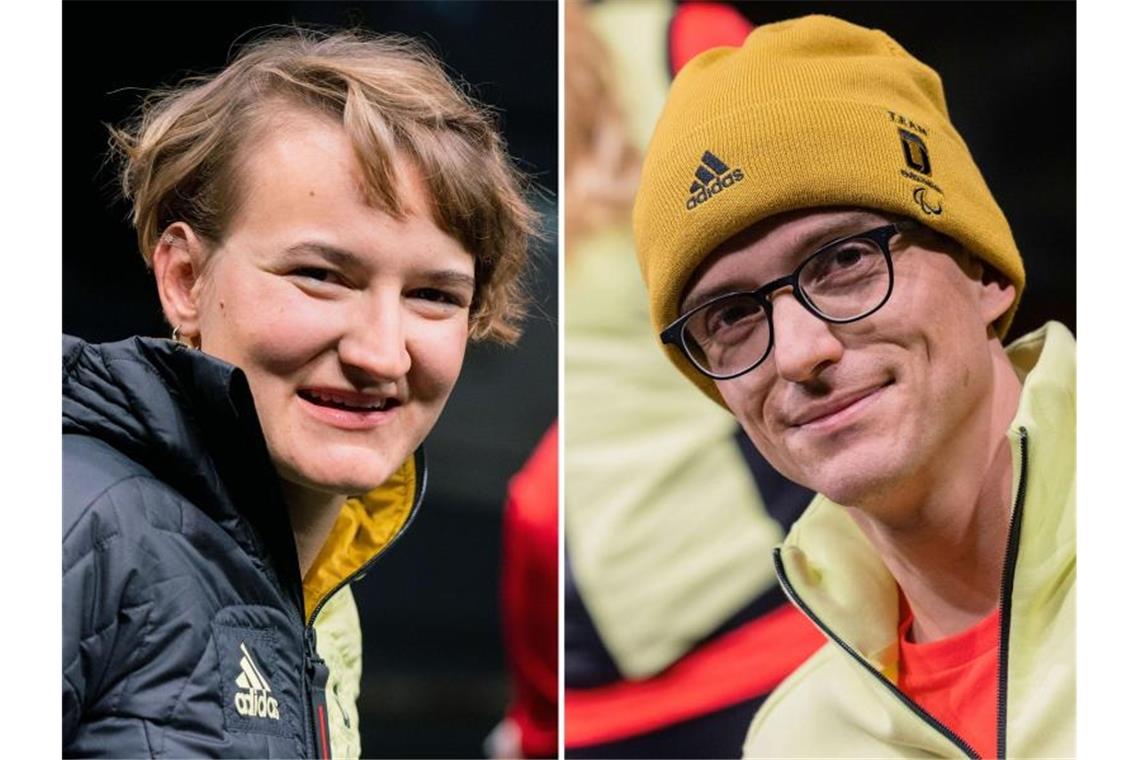 Fleig und Forster deutsche Fahnenträger bei Paralympics Anna-Lena Forster und Martin Fleig bei der Präsentation der Bekleidung Team Deutschland für die Winterspiele in Peking 2022. Foto: Rolf Vennenbernd/dpa