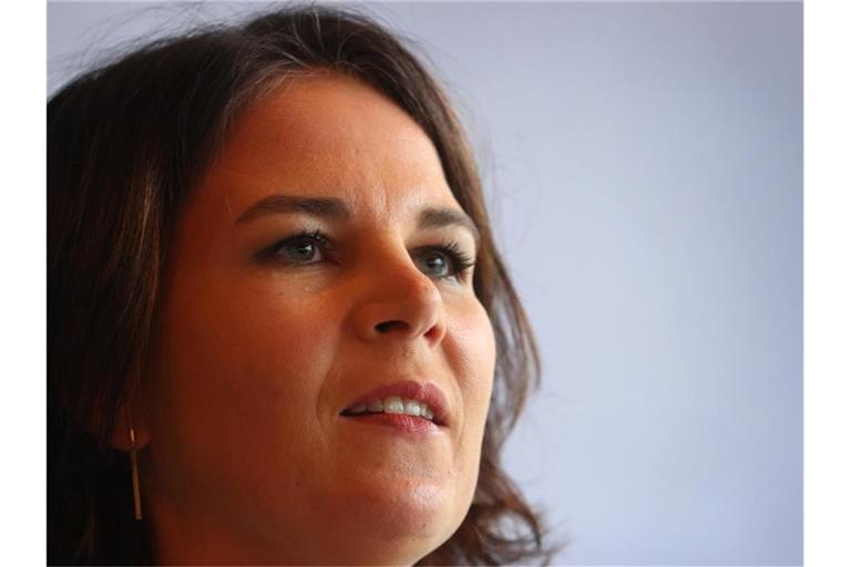 Annalena Baerbock gibt ein Pressestatement. Foto: Karl-Josef Hildenbrand/dpa