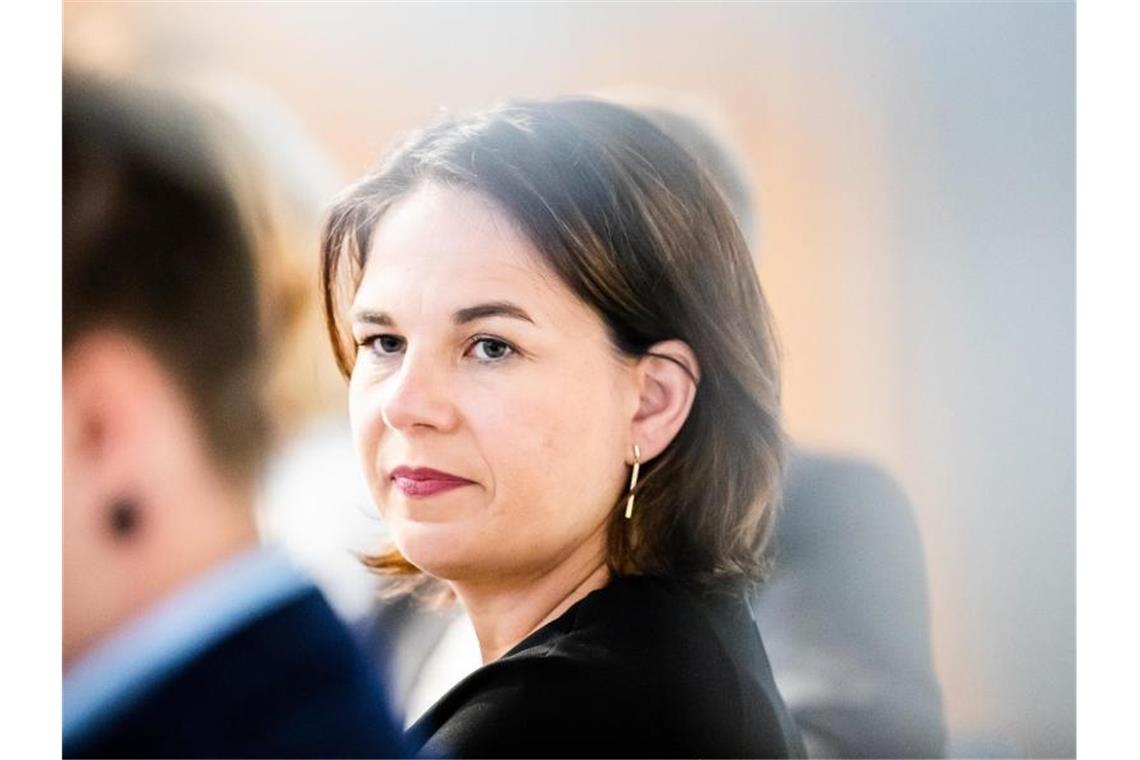 Annalena Baerbock, Kanzlerkandidatin und Bundesvorsitzende von Bündnis 90/Die Grünen, bei einer Podiumsdiskussion bei der IHK Potsdam. Foto: Christoph Soeder/dpa