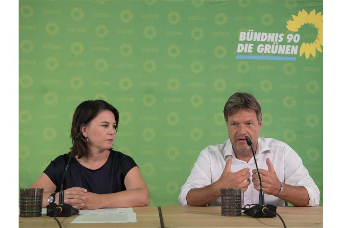 Annalena Baerbock und Robert Habeck geben zum Endspurt vor den Landtagswahlen eine Pressekonferenz in Dresden. Foto: Sebastian Kahnert