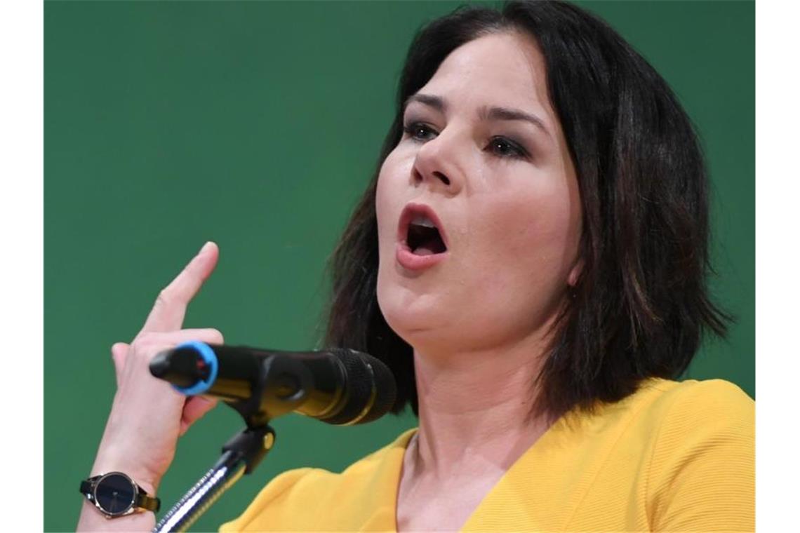 Annalena Baerbock, Vorsitzende der Grünen spricht beim Politischen Aschermittwoch. Foto: Felix Kästle/dpa