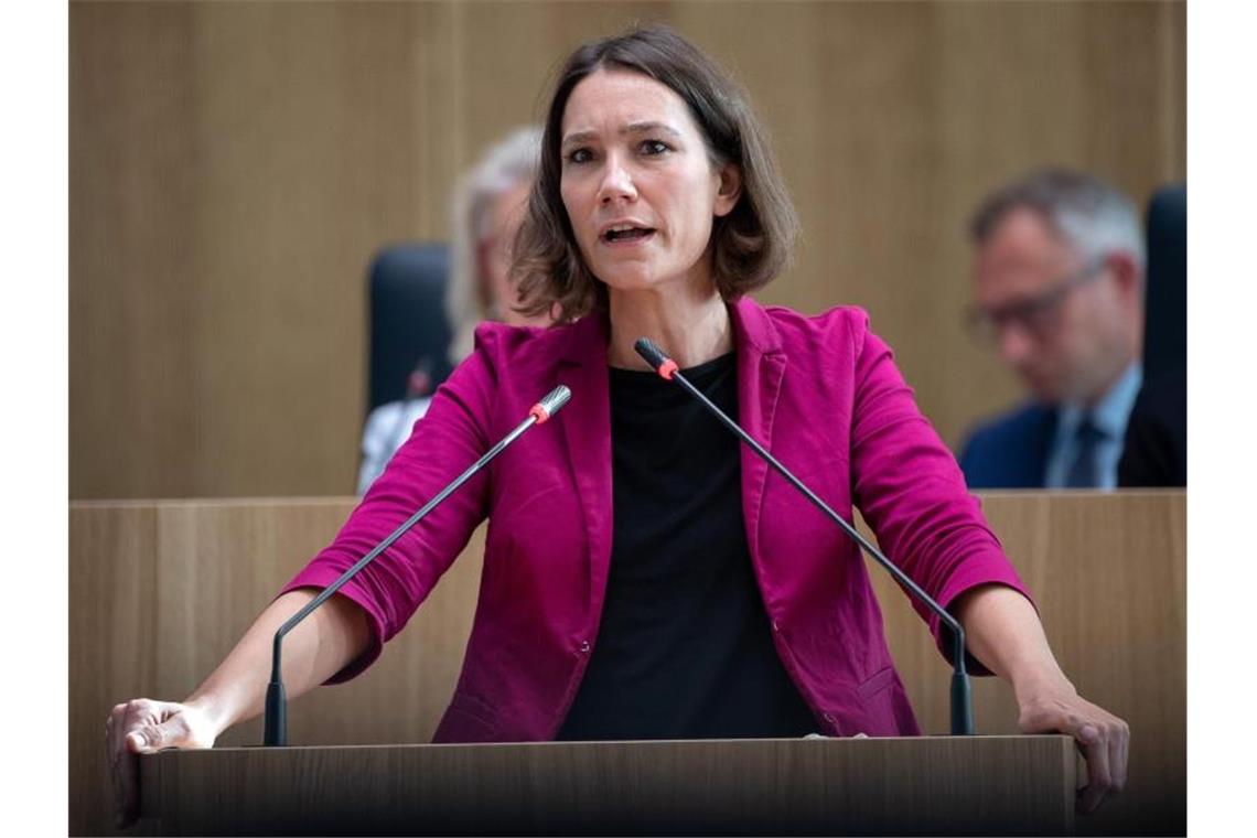 Anne Spiegel im September 2021 als Ministerin für Klimaschutz, Umwelt, Energie und Mobilität und stellvertretende Ministerpräsidentin im Landtag von Rheinland-Pfalz. Foto: Sebastian Gollnow/dpa