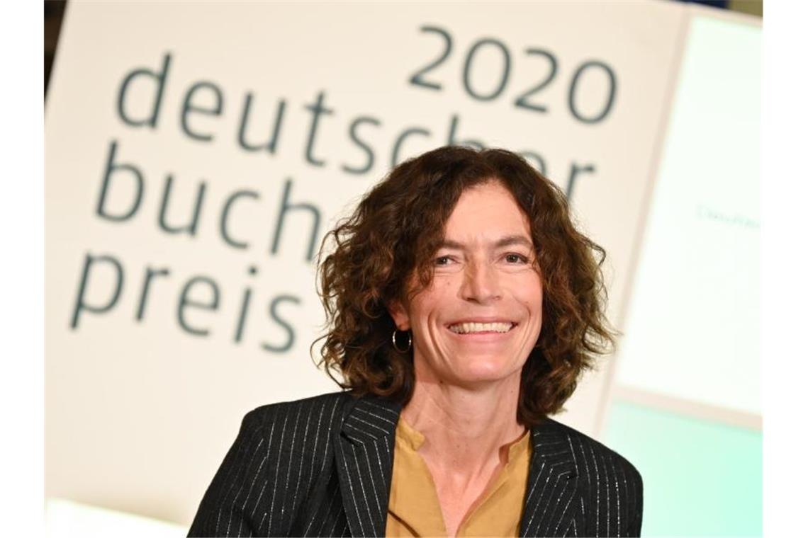Deutscher Buchpreis geht an Anne Weber Anne Weber ist mit dem Deutschen Buchpreis ausgezeichnet worden. Foto: Arne Dedert/dpa/POOL/dpa