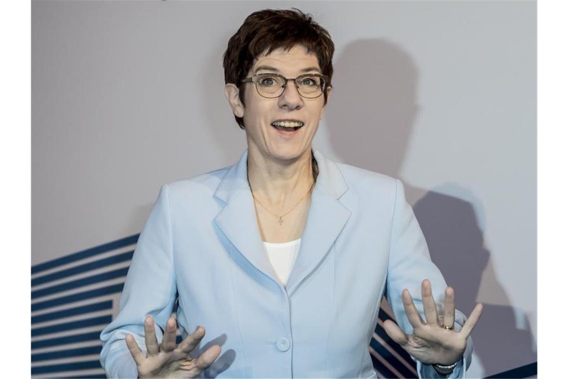 Grundrente: Kramp-Karrenbauer pocht auf Prüfung des Bedarfs Annegret Kramp-Karrenbauer (CDU), Bundesverteidigungsministerin und CDU-Chefin. Foto: Christoph Soeder/dpa