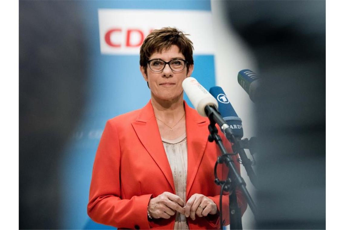 Annegret Kramp-Karrenbauer (CDU), Bundesvorsitzende, äußert sich im Konrad-Adenauer-Haus zum Thema Klimaschutz. Foto: Jörg Carstensen