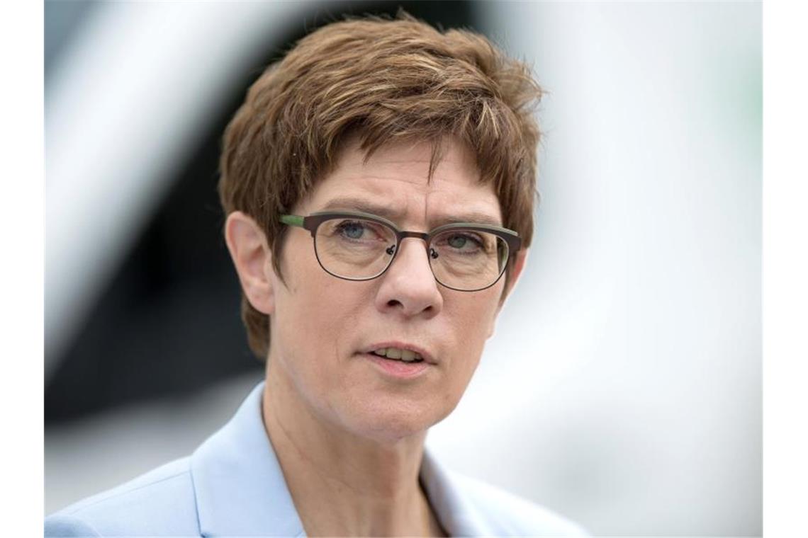 Nach Mord in Berlin: AKK für weitere Maßnahmen gegen Moskau Annegret Kramp-Karrenbauer ist Vorsitzende der CDU und Bundesministerin für Verteidigung. Foto: Sebastian Kahnert/zb/dpa